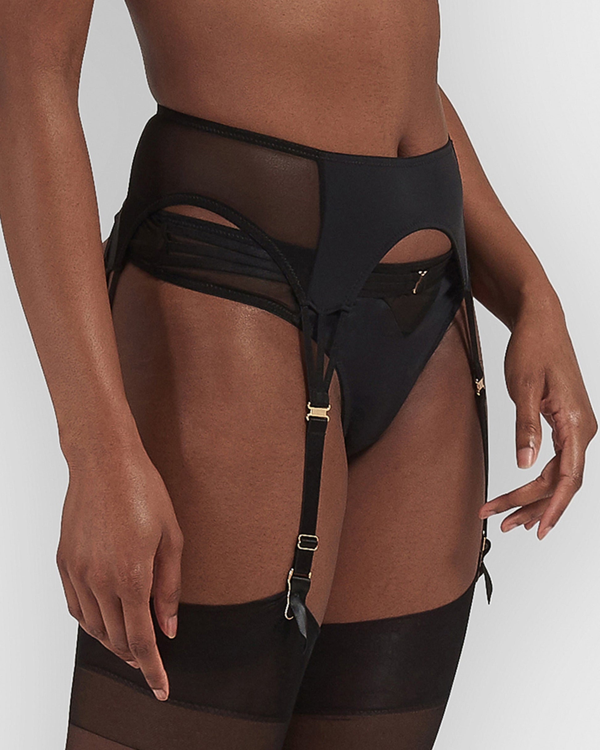  Laura Black Garter Belt With Mesh