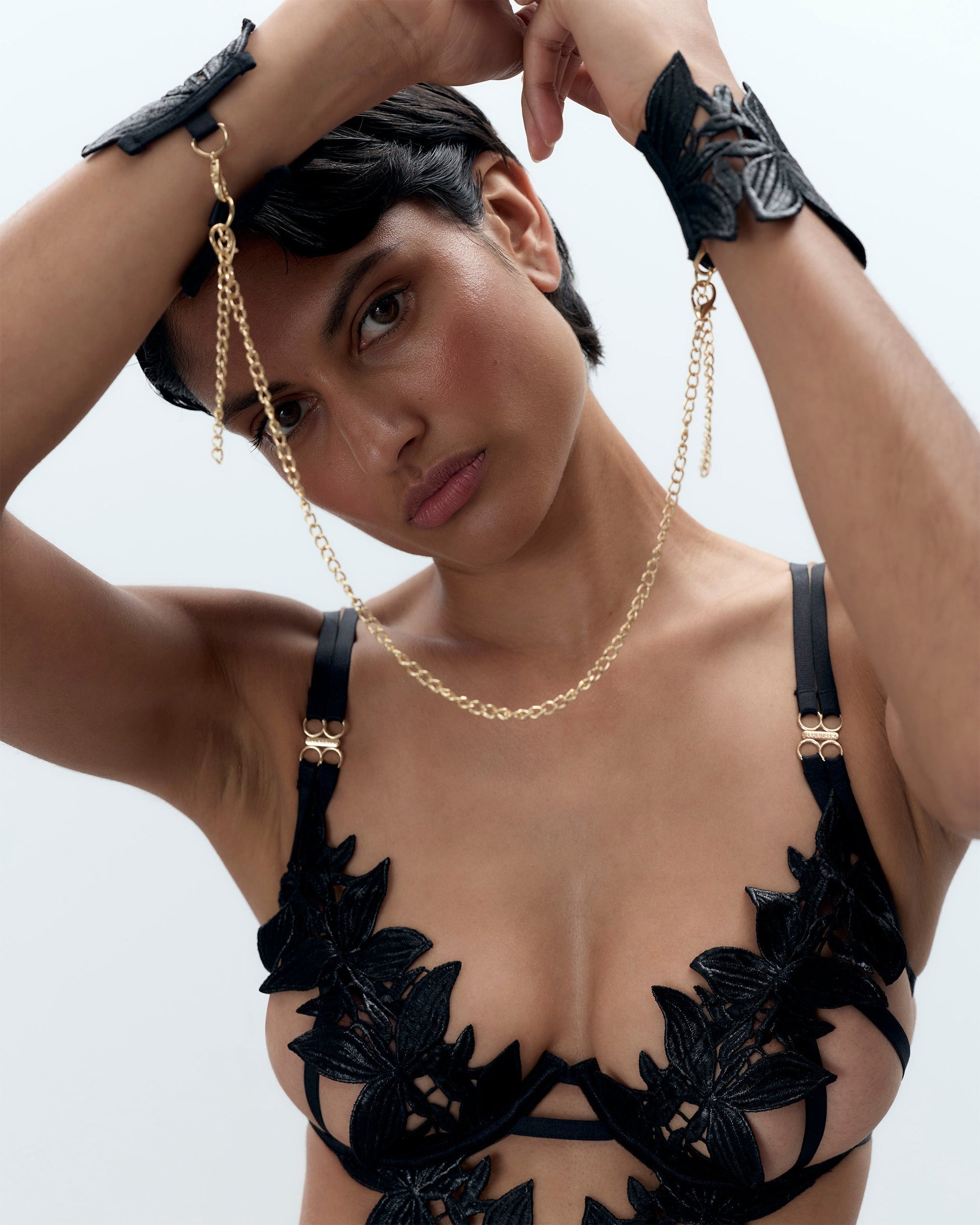  Ophelia Cuffs Black