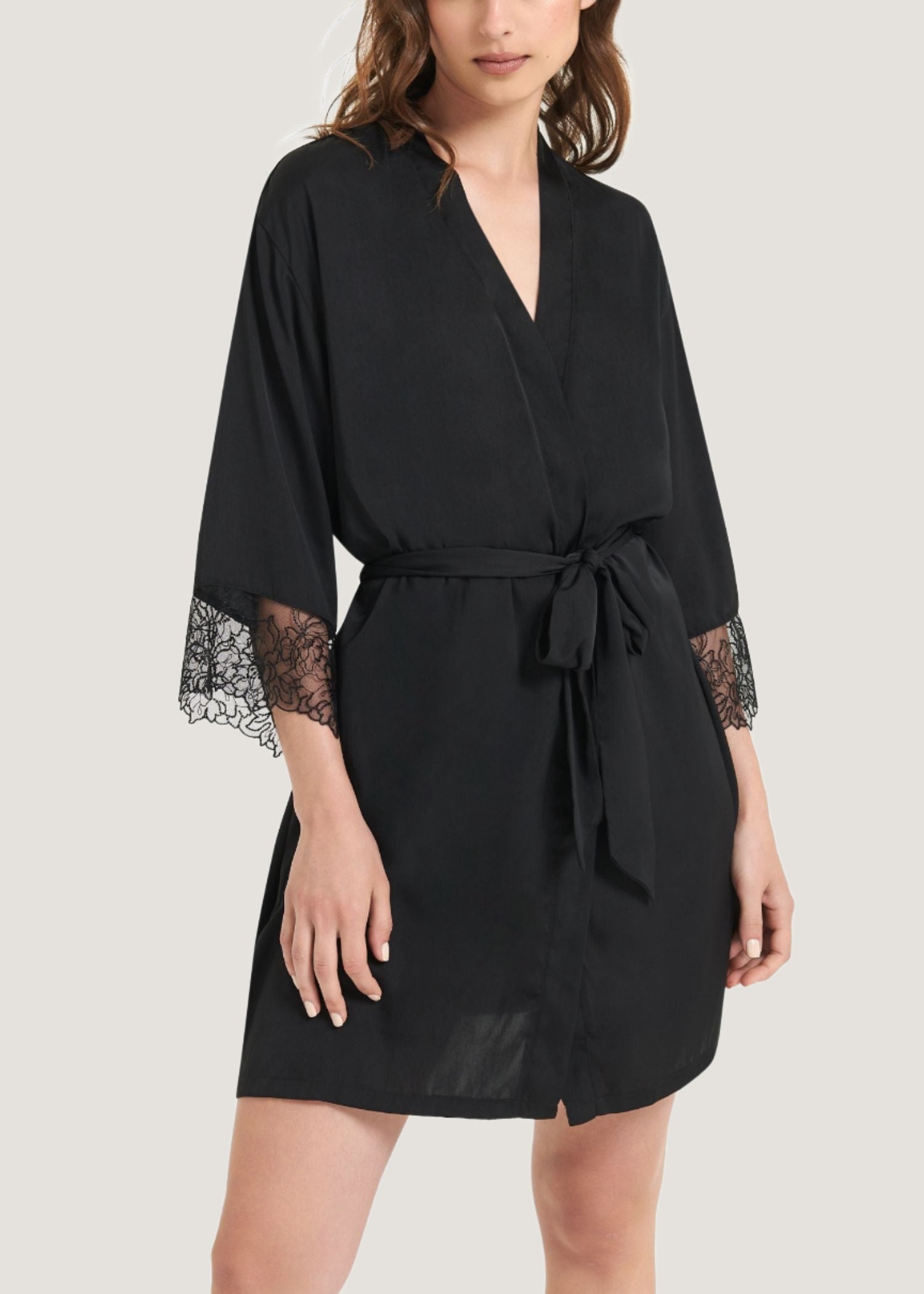 BLUEBELLA Alanna Kimono (Black)