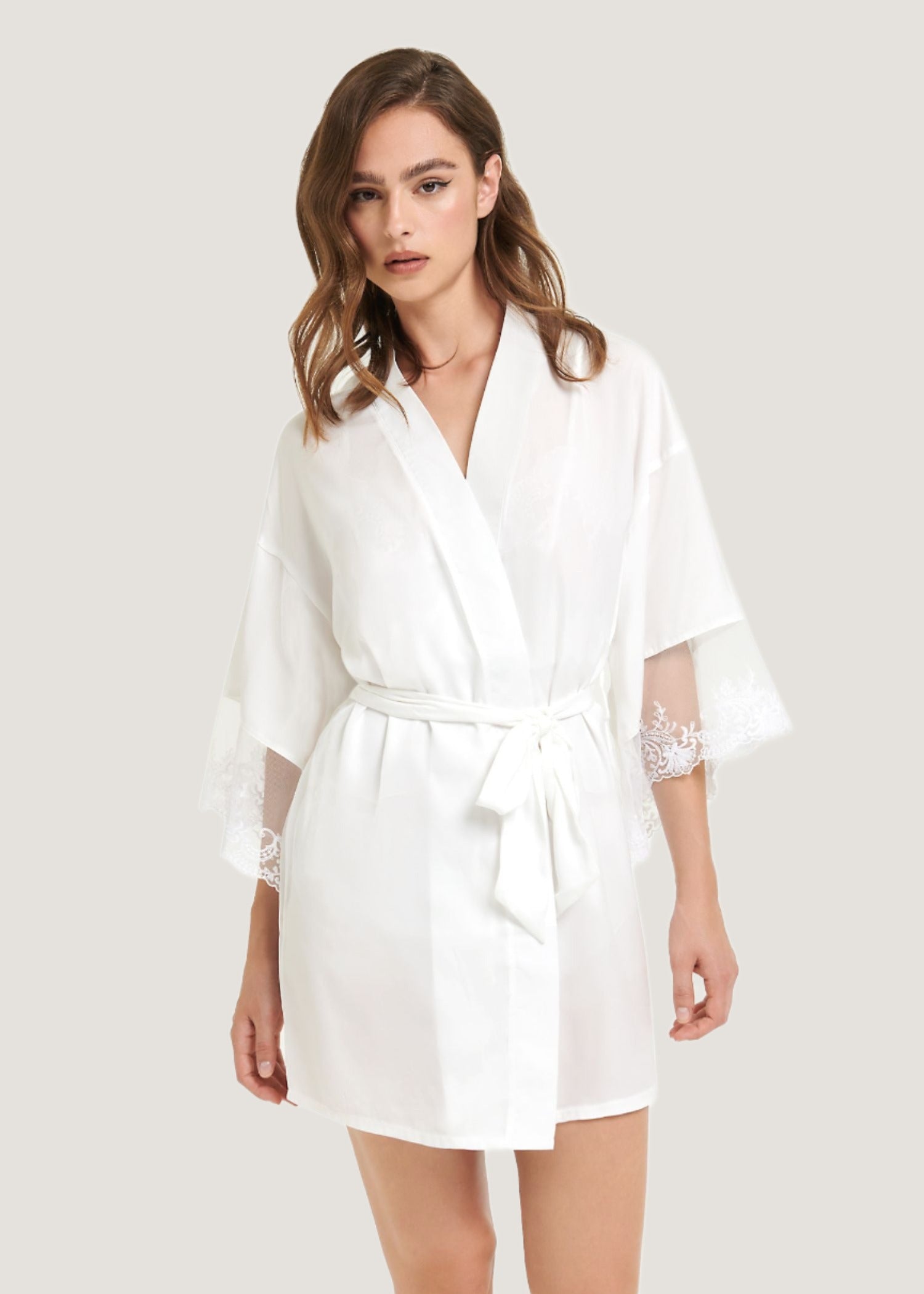 BLUEBELLA Marseille Luxury Satin Kimono (White)
